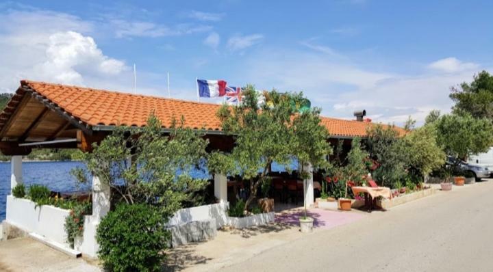 Apartments Sponga Полаче Экстерьер фото